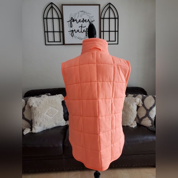 Lou & Grey Signature Soft Coral Pink Quilted Vest Size M Boho Chic Classic - Picture 9 of 12
